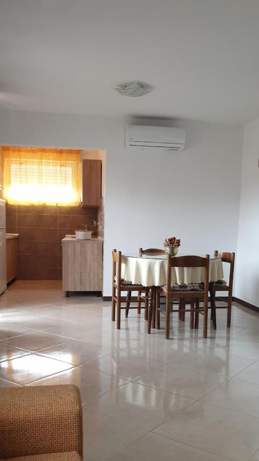 Apartman Lena PUY Exterior foto