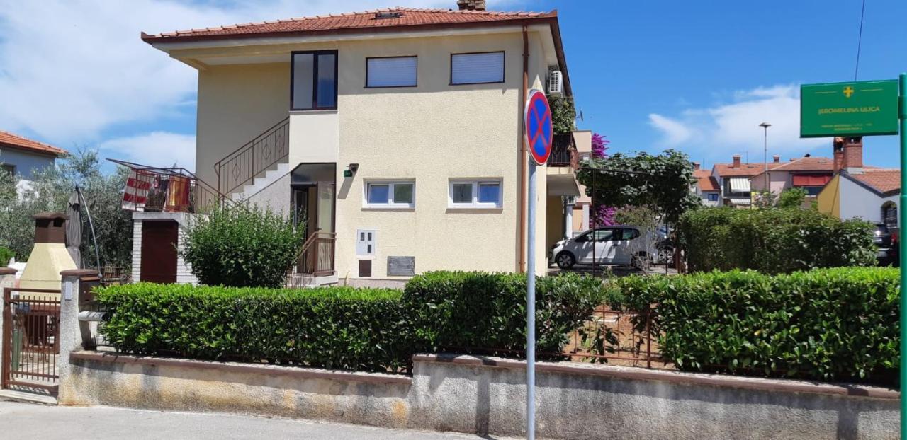 Apartman Lena PUY Exterior foto
